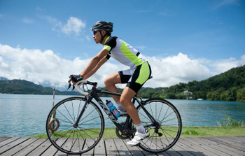 Why Cycling Clothing Are Suitable For Cycling Sports